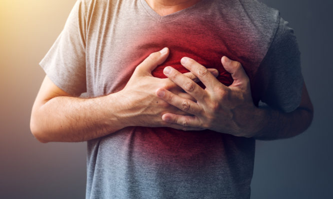 Καρδιακή προσβολή: Αυτά είναι τα προειδοποιητικά συμπτώματα που δε πρέπει να αγνοήσετε