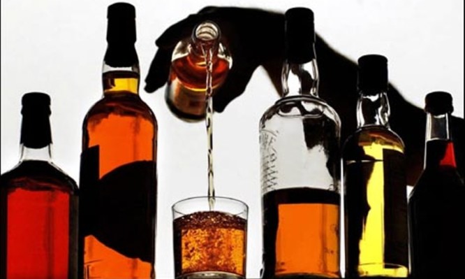 Προσοχή! Πώς το αλκοόλ συνδέεται με την εμφάνιση καρκίνου;