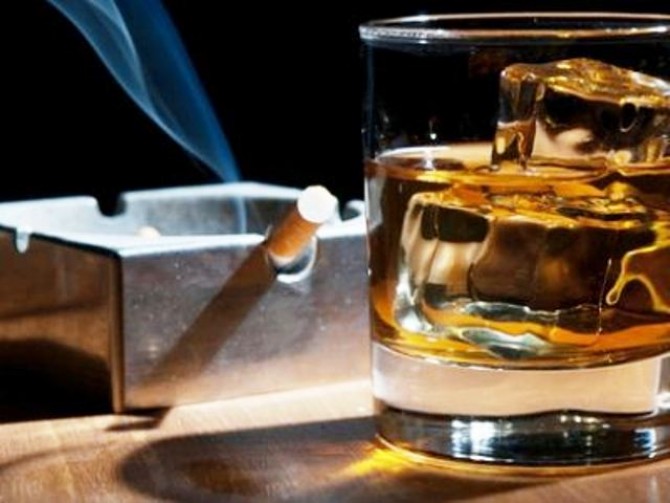 Τσιγάρο και αλκοόλ: Πώς καταστρέφουν τον εγκέφαλο;
