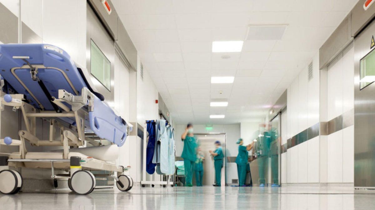 Τα δημόσια νοσοκομεία μετατρέπονται σε δομές παροχής συσσιτίων