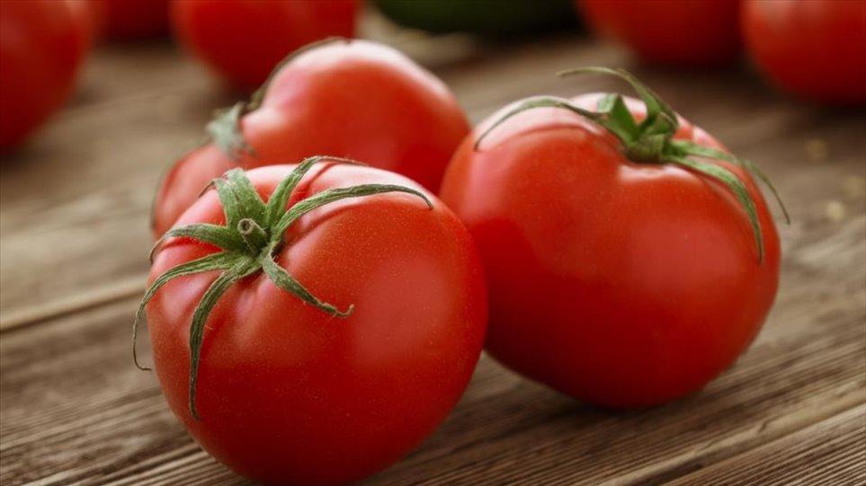 Ντομάτα: Ποια είναι τα οφέλη του αγαπημένου λαχανικού για τον οργανισμό μας