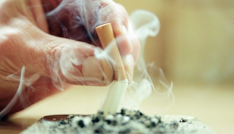 Παθητικό κάπνισμα: Αυξάνει κατά 13% τον κίνδυνο υπέρτασης