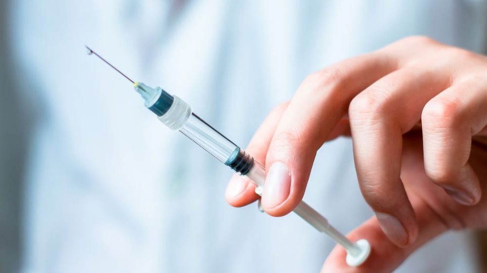 Γρίπη: Ναι ή όχι στον εμβολιασμό από τους φαρμακοποιούς;